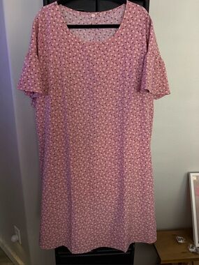 Pink Floral Short-Sleeve Shift Dress